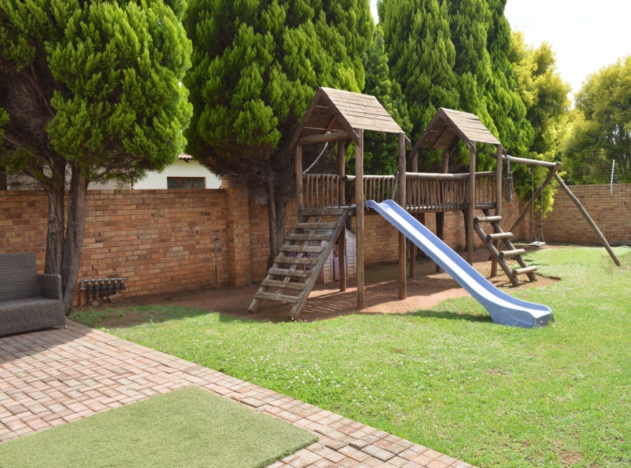 3 Bedroom Property for Sale in Flamwood North West